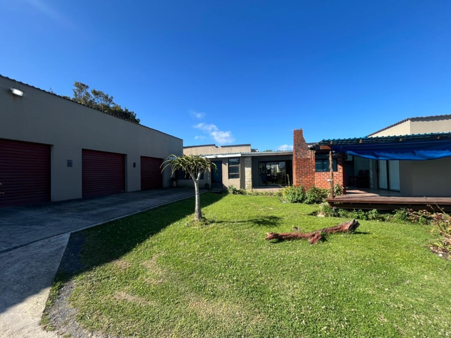  Bedroom Property for Sale in Cove Ridge East Eastern Cape